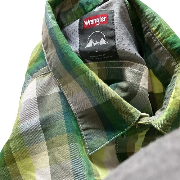 Wrangler Men's L Large Button Down Shirt Plaid Short Sleeves Vented Back Green - Picture 7 of 7